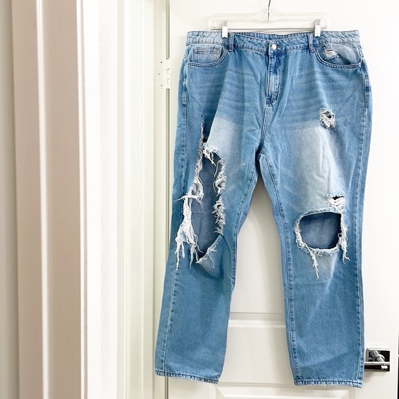 SHEIN Curve distressed denim jeans - Picture 1 of 3